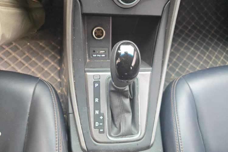 Used Hyundai Elantra (5th Generation / Langdong) 2016 1.6L Automatic Smart Version Gear Lever