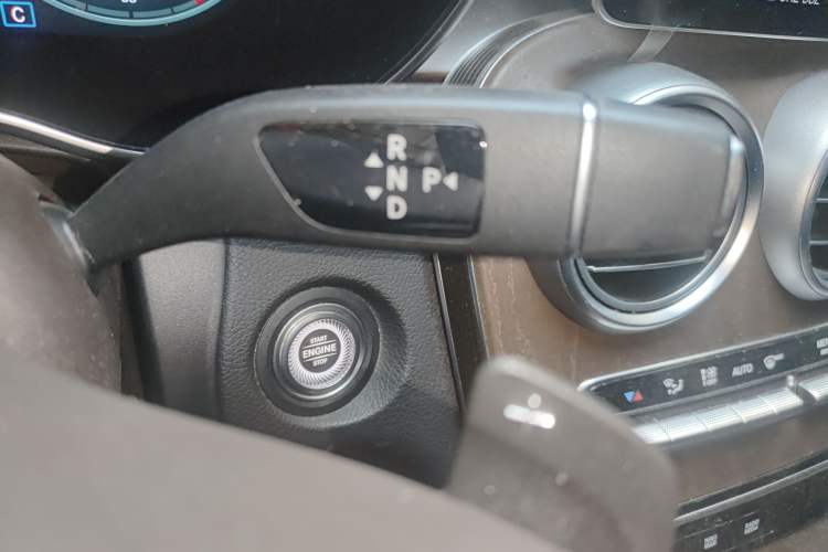 Used Mercedes-Benz GLC 2022 GLC 260 L 4MATIC Luxury Model Gear Lever
