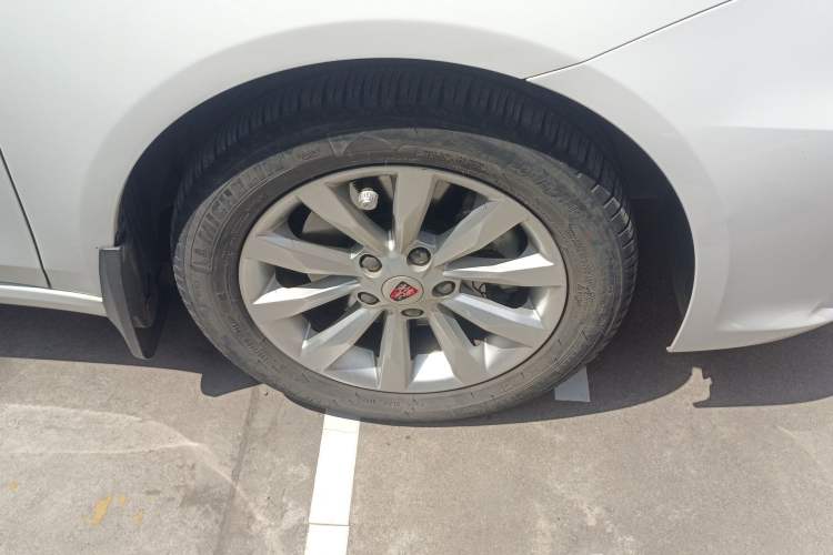 Used Roewe i6 2017 20T Automatic Internet Smart Edition Right Front Wheel Hub