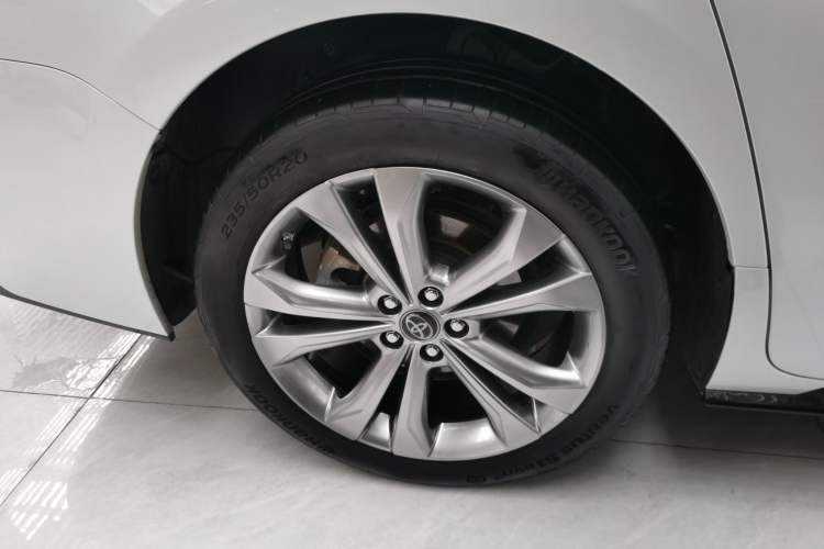 Used Toyota Sienna 2023 2.5L Hybrid Platinum Edition