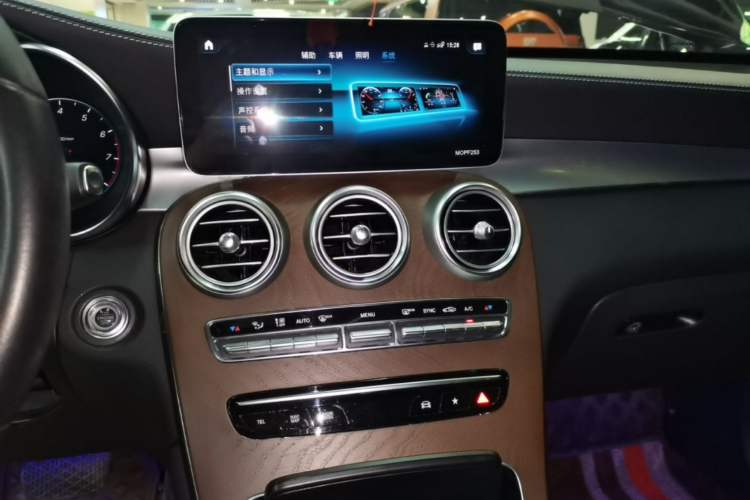 Used Mercedes-Benz GLC 2020 GLC 260 L 4MATIC Luxury Model
