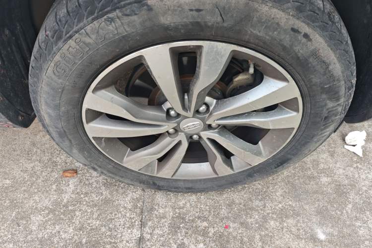 Used Geely Auto Emgrand X7 Sport 2016 2.0L Manual ZhiShang Version
