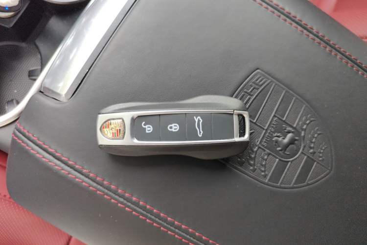 Used Porsche Cayenne 2015 Cayenne Turbo 4.8T Vehicle Key