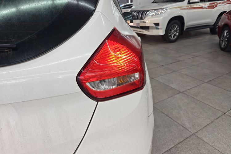 Used Ford Focus 2018 Hatchback Classic 1.6L Automatic Trendy SmartDrive Edition