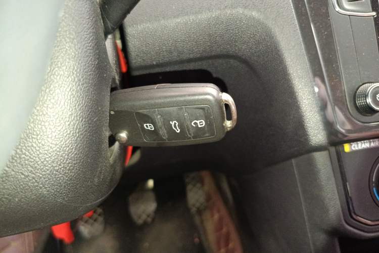 Used Volkswagen Jetta 2017 1.4L Manual Fashion Edition