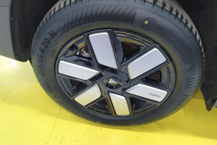 Used Deepal G318 2024 Four-Wheel-Drive Air Suspension Model
