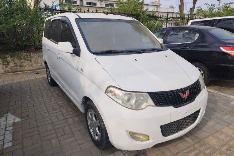 Used Wuling Hongguang 2014 1.5L Standard Version
