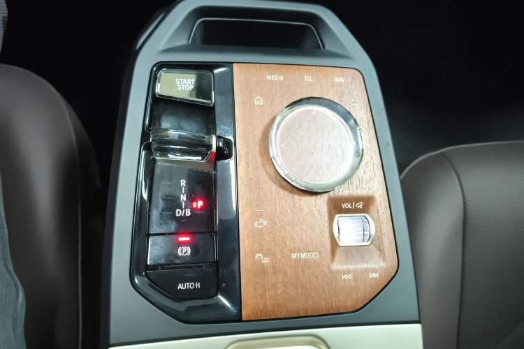 Used BMW iX 2022 xDrive40
