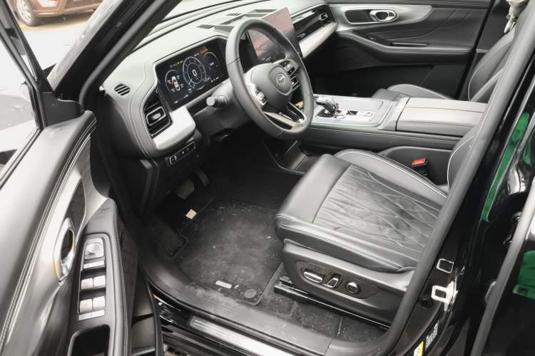 Used GAC Trumpchi GS8 2025 Linghang Series 2.0 TGDI Two-Wheel-Drive Luxury Edition 5 Seats