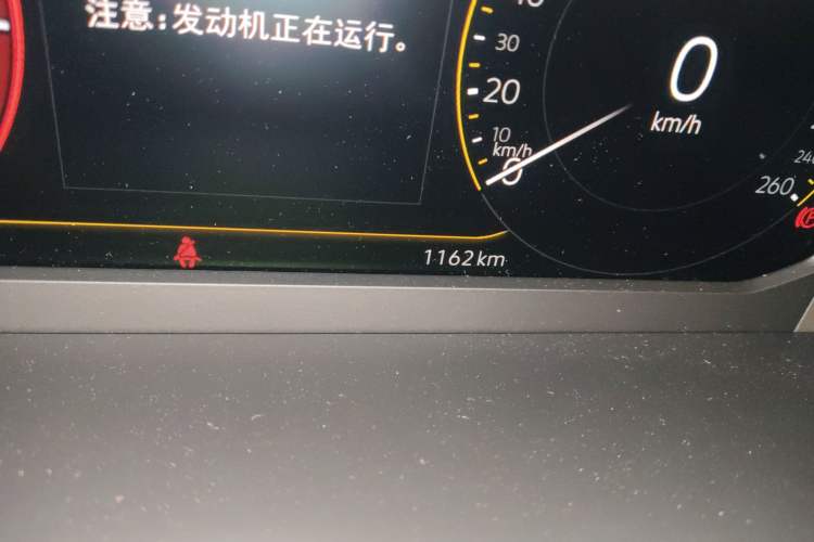 Used Volkswagen Tayron 2025 Facelifted Model, Popular Version, 300TSI Odometer Close Up