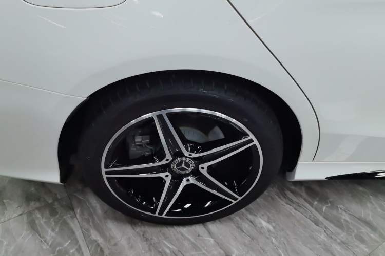 Used Mercedes-Benz C-Class 2020 Restyled C 260 Sport Edition Right Rear Wheel Hub