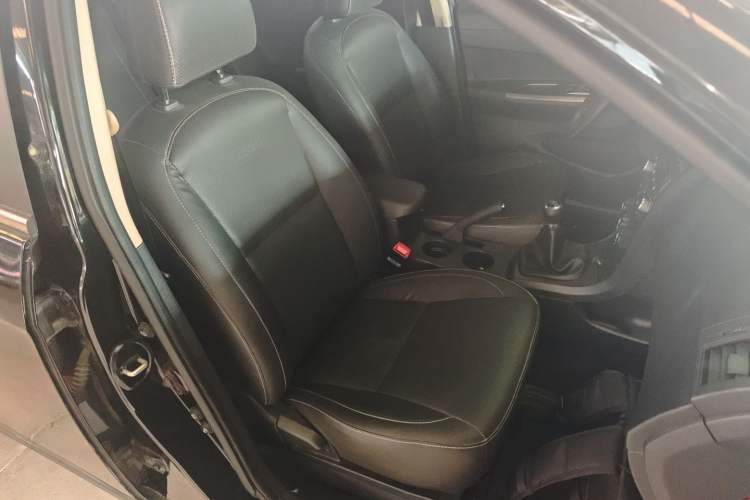 Used BYD L3 2015 Energy-Efficient Model 1.5L Manual Comfort Edition Right Front Seat