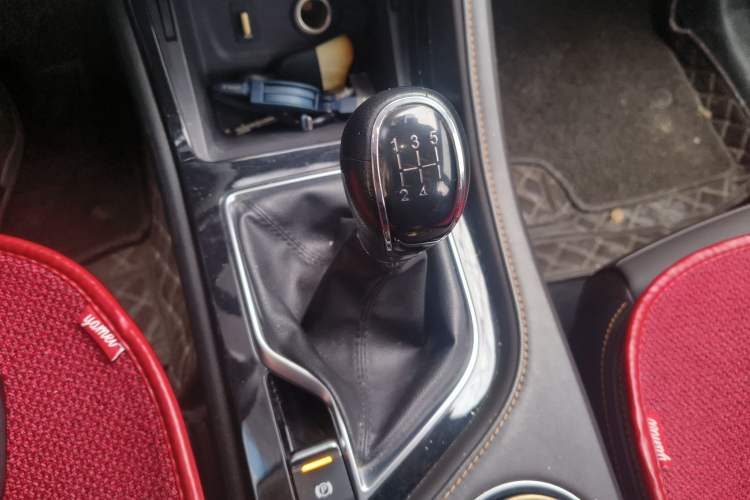 Used Changan CS35PLUS 2018 1.6L Manual Cool Edition China V Standard