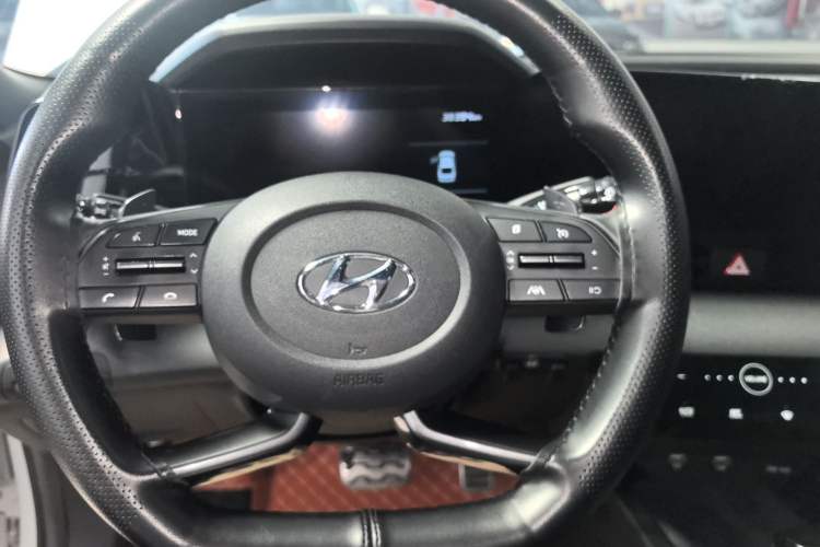 Used Hyundai Elantra 2021 240TGDi DCT LUX Prestige Edition Steering Wheel