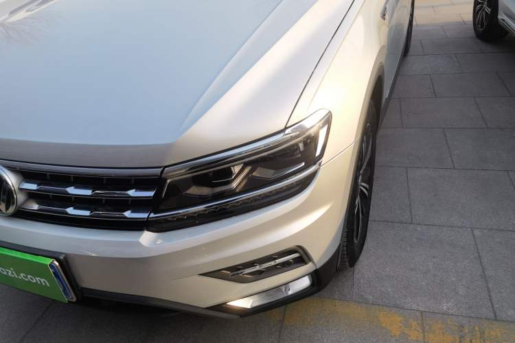 Used Volkswagen Tiguan L 2018 380TSI Automatic All-Wheel Drive Luxury Edition Left Front Headlight