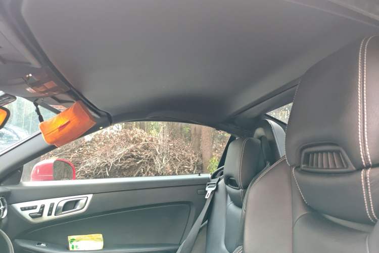 Used Mercedes-Benz SLK-Class 2011 SLK 200 Fashion Model Headliner