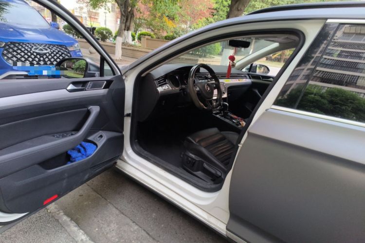 Used Volkswagen Variant 2017 380TSI Two-Wheel Drive Comfort Edition
