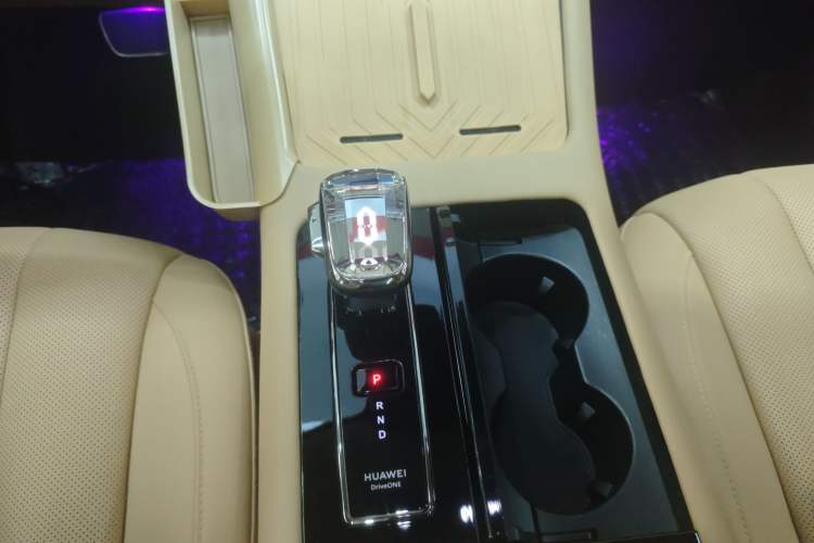 Used Hima AITO M7 2024 1.5T Intelligent Driving Rear-Drive Max Edition 6 Seats
