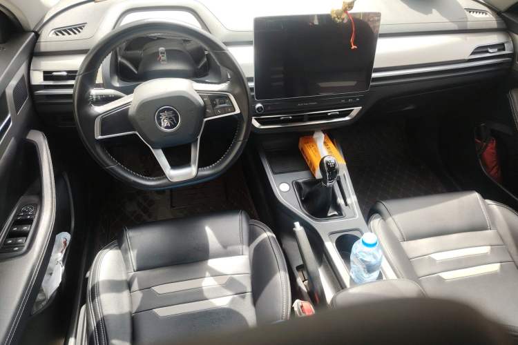 Used BYD Qin Pro 2018 1.5L Manual SmartConnect Sharp Edition Center Console