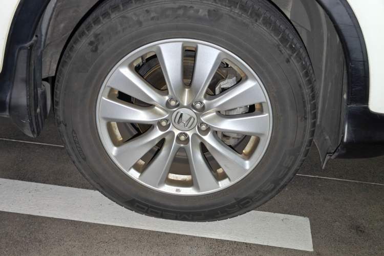 Used Honda CR-V 2016 2.0L two-wheel drive Urban Edition Right Front Wheel Hub