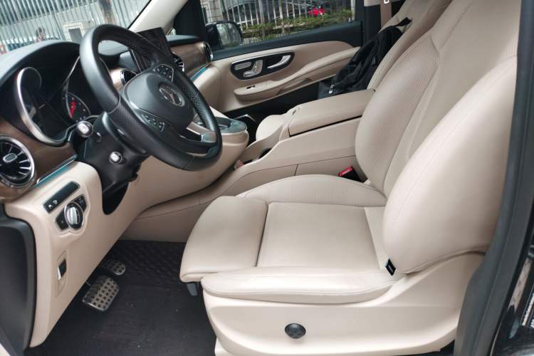 Used Mercedes-Benz V-Class 2022 V 260 L Long-wheelbase Luxury Edition