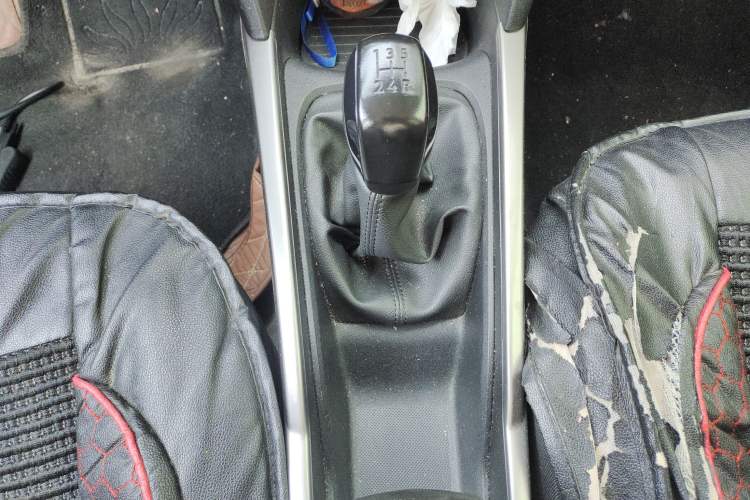 Used Peugeot 301 2018 1.6L Manual Comfort Edition Gear Lever