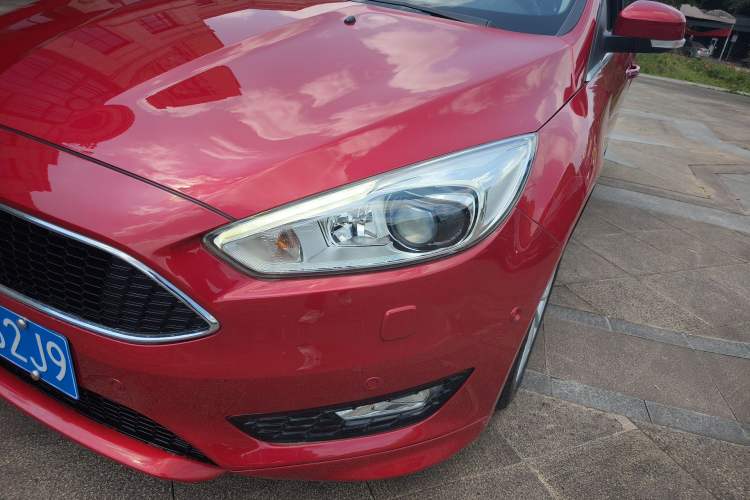 Used Ford Focus 2015 Hatchback EcoBoost 180 Automatic Sport Model Left Front Headlight