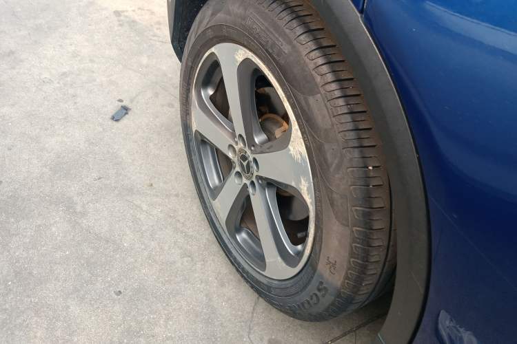 Used Mercedes-Benz GLC 2017 GLC 260 4MATIC Luxury Model Exterior 5