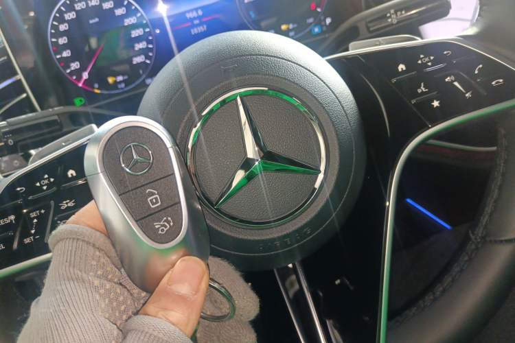 Used Mercedes-Benz E-Class New Energy 2024 E 350 e L Plug-in Hybrid Sedan