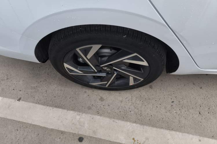 Used Hyundai Elantra 2023 1.5L CVT GLX Elite Edition Right Rear Wheel Hub