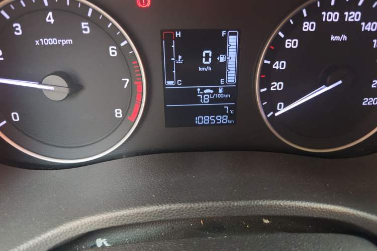 Used Hyundai ix25 2015 1.6L Manual Two-Wheel Drive Fashionable GS Model Odometer Close Up