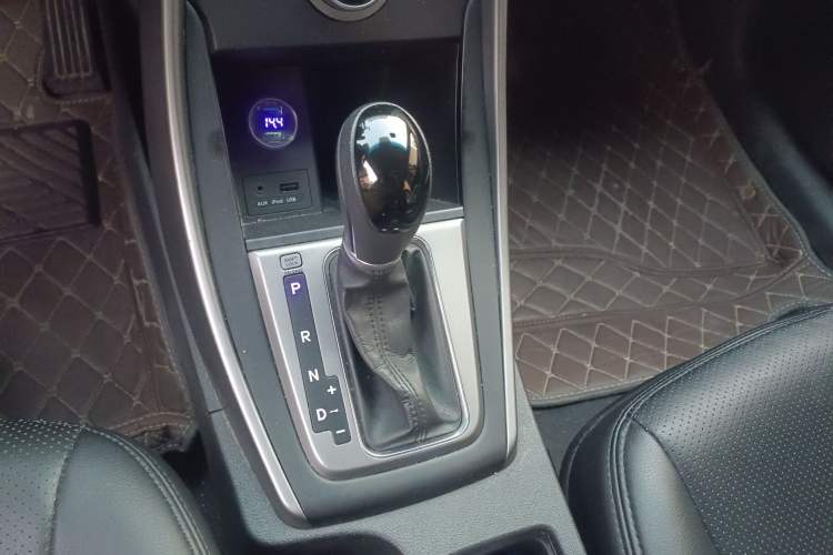 Used Hyundai Elantra (5th Generation / Langdong) 2015 1.6L Automatic Fashion Model Gear Lever