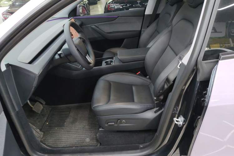 Used Tesla Model Y 2025 Rear-Wheel-Drive Version