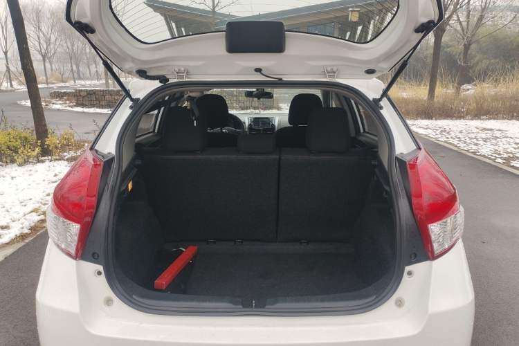 Used Toyota YARiS L Zhi Xuan 2015 1.5E Automatic Charm Edition