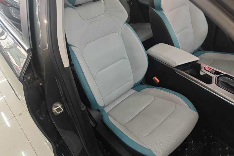 Used Geely Auto Emgrand 2023 4th Generation Champion Edition 1.5L CVT Flagship Model