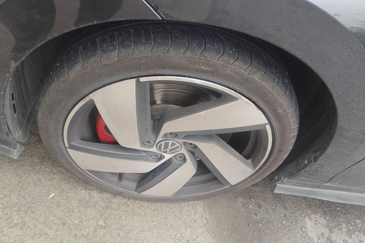 Used Volkswagen Golf GTI 2023 380TSI DSG GTI Left Front Wheel Hub