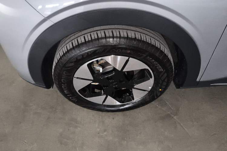 Used Geely Galaxy Geome 2025 UP 410km Exploration Edition Left Front Wheel Hub