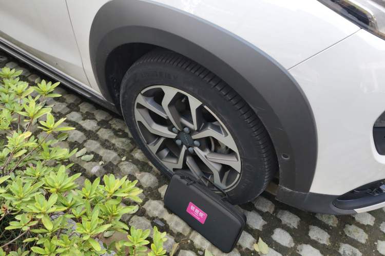 Used Lynk & Co 02 2019 1.5T DCT Two-Wheel Drive Pro Edition China VI Standard Right Front Wheel Hub