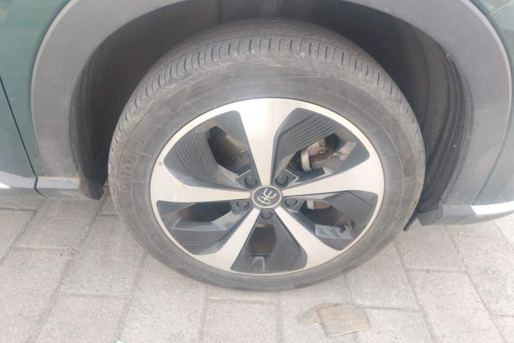 Used BYD Song PLUS New Energy 2021 DM-i 51KM Prestige Model Right Front Wheel Hub