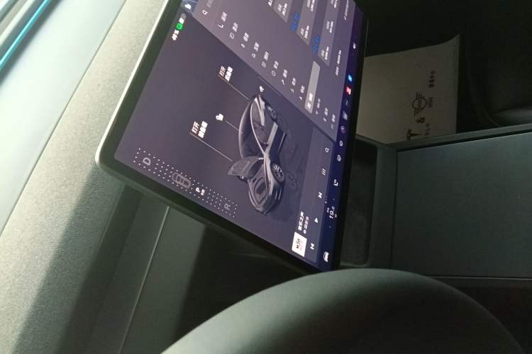 Used Tesla Model 3 2023 Long-Range All-Wheel-Drive Version
