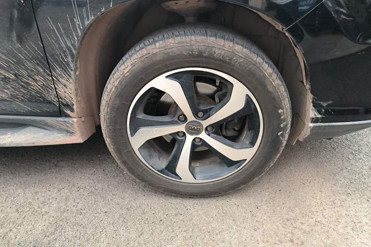 Used BYD S7 2015 2.0T Upgraded Automatic Luxury Version Right Front Wheel Hub