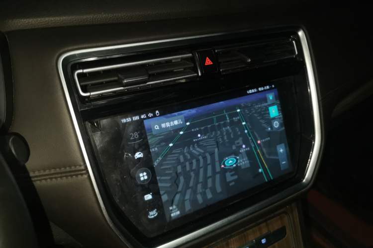 Used Roewe RX8 2019 30T Smart Connectivity Two-Wheel Drive Supreme Flagship Edition
