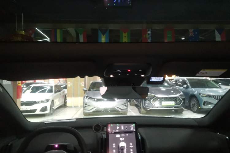 Used Volvo EX30 2025 Rear-Drive Long-Range Version Ultra