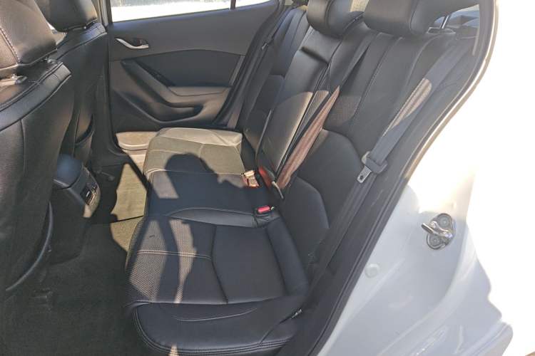 Used Mazda Mazda 3 Axela 2017 Sedan 1.5L Automatic Luxury Model Emission Standard China V
