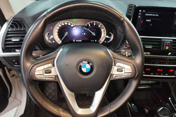 Used BMW X3 2018 xDrive25i Luxury Package China VI Emission Standard Steering Wheel