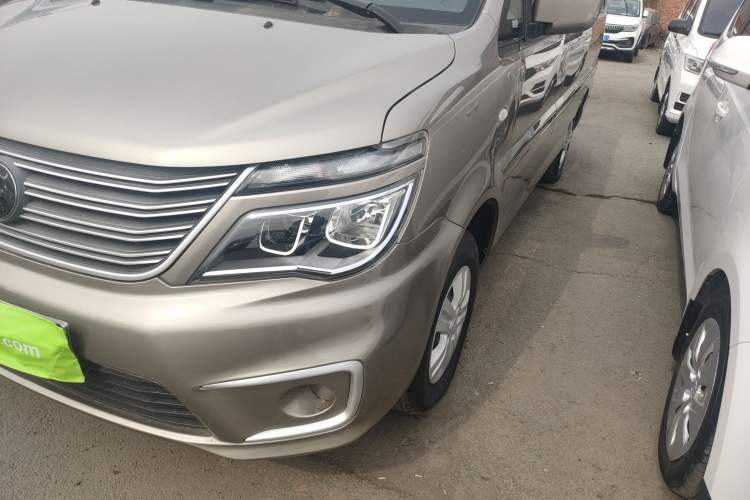 Used FORTHING Lingzhi 2022 M5L 1.6L Utility Model 7 Seats
