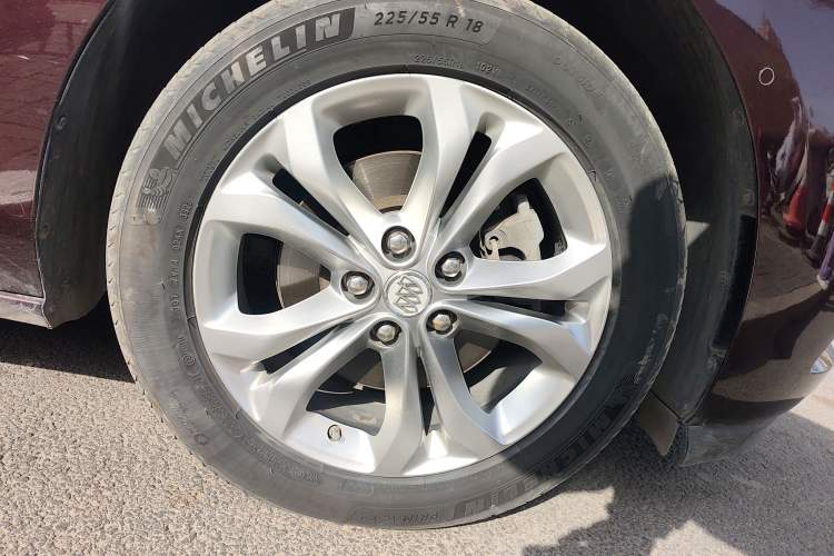 Used Buick GL8 2017 28T Avenir Avia National Emission Standard V