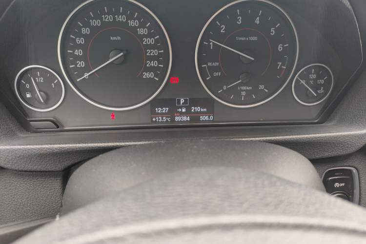 Used BMW 3 Series 2017 320i M Sport Odometer Close Up