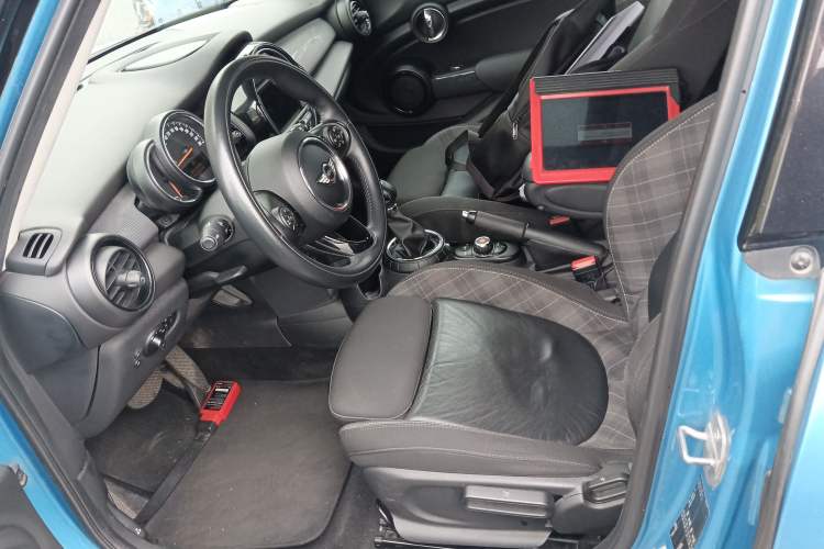 Used MINI MINI 2015 1.5T COOPER Fun Five-Door Edition
