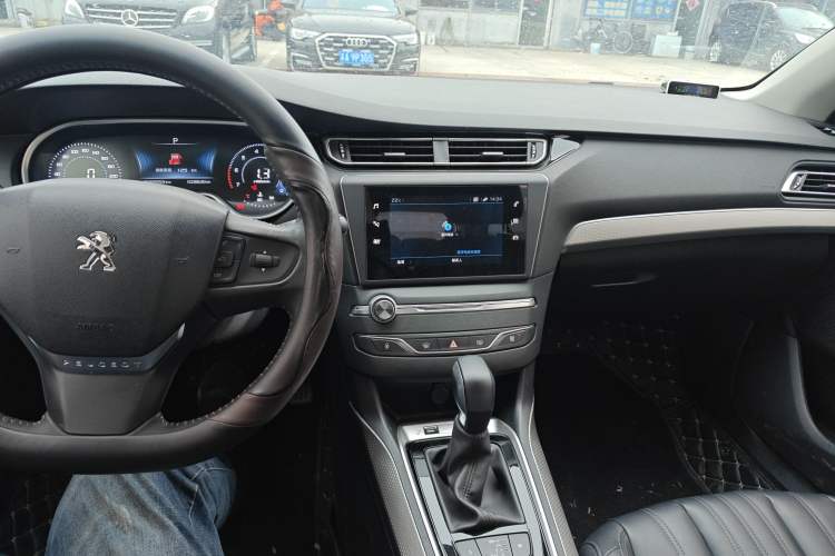 Used Peugeot 408 2020 360THP 10th Anniversary Edition Center Console